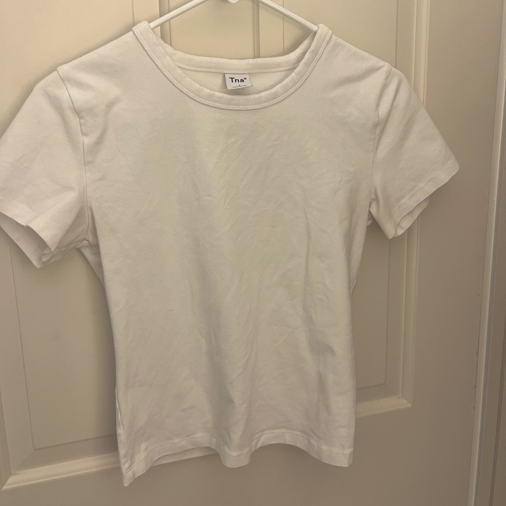 White aritzia TNA t shirt